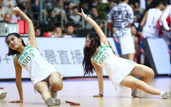 上座率惨淡！中甲深圳青年人主场宝体看台仅有零散几名球迷
