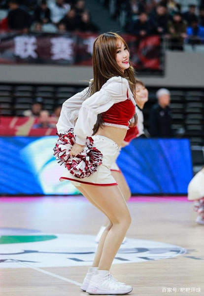 中国女篮重磅官宣！勒布朗梦遭宫鲁鸣抛弃，梦幻双塔比肩NBA