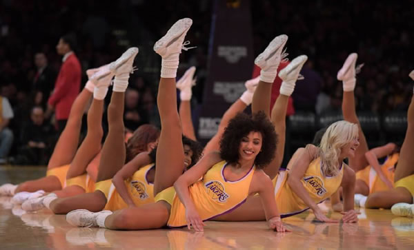 收视暴跌，广告缩水！没有巨星的总决赛，肖华还能拯救NBA吗？